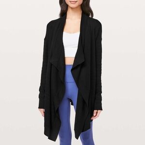 Lululemon Find Your Calm Wrap in Black, Size L ?